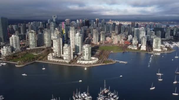 阳光普照的温哥华市中心的空中风景 — 图库视频影像