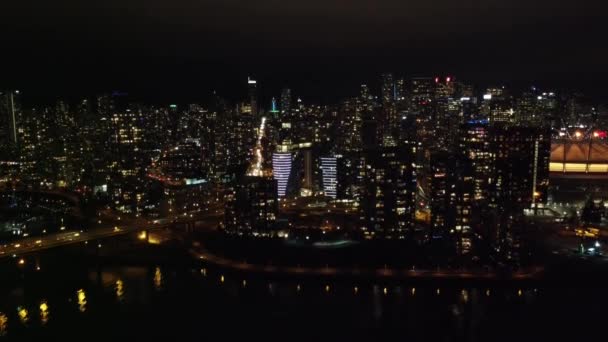 Vancouver Dans Nuit Vue Aérienne Avec Circulation Pont Cambie — Video