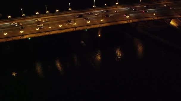 Vue Aérienne Circulation Sur Pont Dans Nuit — Video