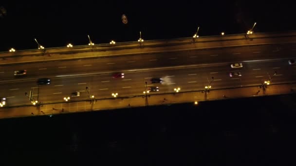 Vue Dessus Trafic Sur Pont Rivière Nuit — Video