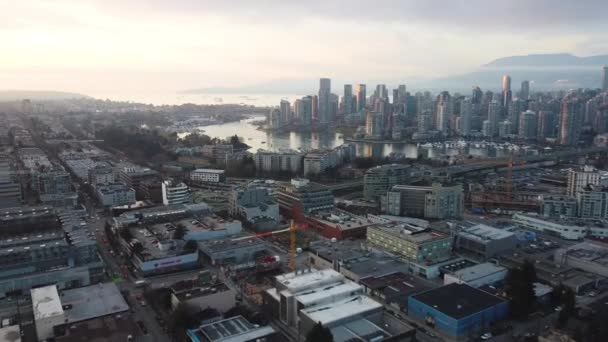 Eröffnungsschuss Von Vancouver Downtown Bei Sonnenuntergang — Stockvideo