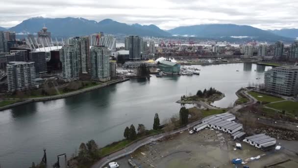 Vuele Sobre Puente Cambie Con Vista Del Centro Vancouver Las — Vídeos de Stock