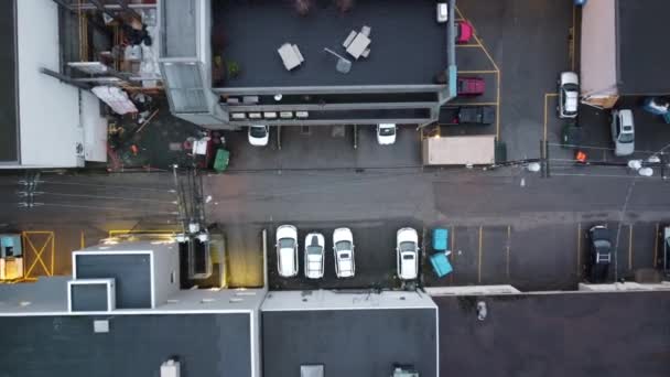 Volar Sobre Callejón Vancouver Con Los Coches Estacionados — Vídeos de Stock