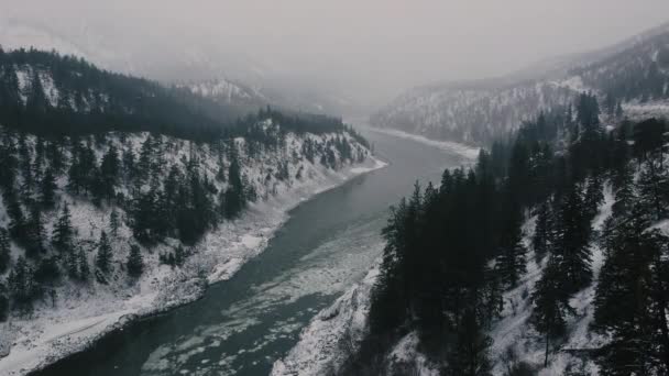 Vue Aérienne Glace Descendant Sur Rivière Colombie Britannique — Video