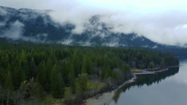 Opening Shot Beach Lake Surrounding Mountains Forest — Stock Video