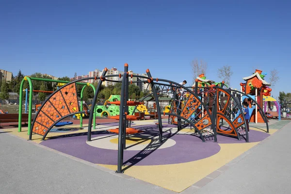 Equipo Parque Infantil Parque Diversión Niño Juego Aire Libre Verano — Foto de Stock