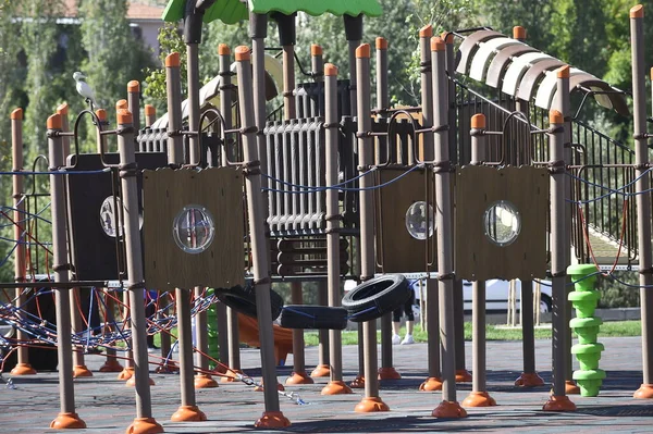 Ausrüstung Spielplatz Park Spaß Kind Spiel Freien Sommer Freizeit Kindheit — Stockfoto