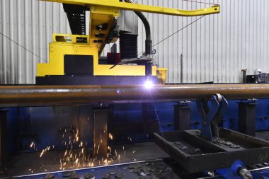 çelik, demir, metal, ekipman, sanayi, imalat, fabrika, makine, üretim, araç, teknoloji, mühendislik, sanayi, iş, kesim, imalat, metal iş, kıvılcım, makine, ışık, atölye, cnc, otomatik, mekanik