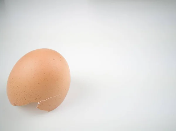 Eier Auf Weißem Hintergrund Verschwenden — Stockfoto