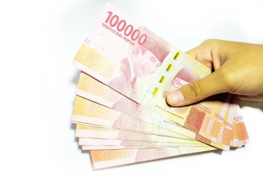 Kebumen. Merkezi Java. Endonezya 'da. 22 Mayıs 2020. Idul fitri ya da İşçi Maaşı sırasında THR (Tatil Ödeneği) için Endonezya parası