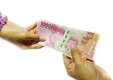 Kebumen. Merkezi Java. Endonezya 'da. 22 Mayıs 2020. Idul fitri ya da İşçi Maaşı sırasında THR (Tatil Ödeneği) için Endonezya parası