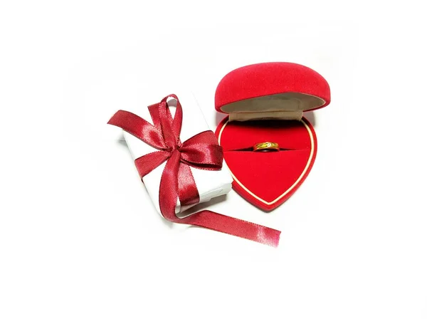 Wedding Gold Ring Love Box Gift Box Red Ribbon — Stock Photo, Image