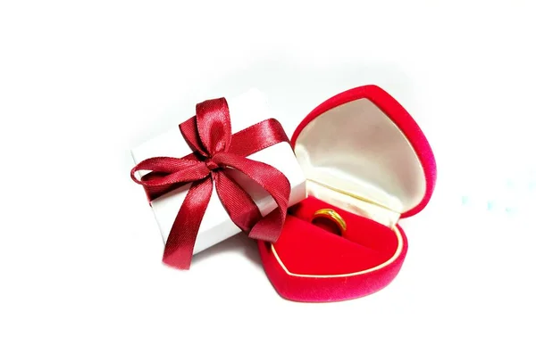 Wedding Gold Ring Love Box Gift Box Red Ribbon — Stock Photo, Image