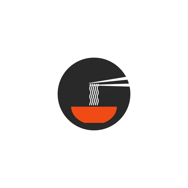 Ramen-Suppe runde Ikone in minimalem Stil, japanisches Fastfood-Logo, mit Stäbchen, die Nudeln von einem Teller ziehen — Stockvektor