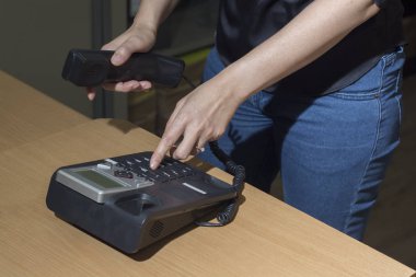 Parmak basarak anahtar telefon