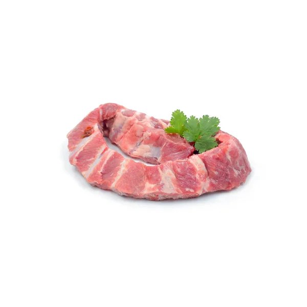 Frisches rohes Fleisch mit Knochenisolation auf weißem Hintergrund — Stockfoto