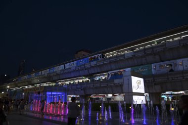 Siam Paragon Skytrain siam değişim istasyonu