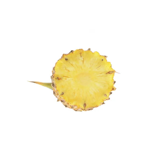 З скибочками ананаса ізолювати на білому тлі, тропічні фрукти — стокове фото