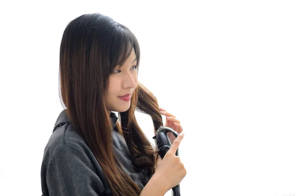 Mujer Asiática Usando Rizador Pelo Rizado Peinado Peluquería Aislar Sobre — Foto de Stock