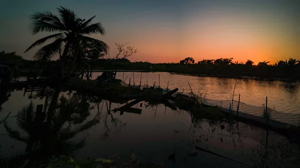 River side landscape view in sunset time and golden hours as background — Stock Photo, Image