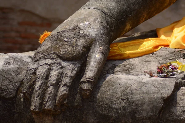 Storico di mano di buddha a Wat Worachetharam nel parco storico di Ayutthaya, Thailandia — Foto Stock
