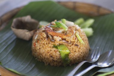 Tom Yum kung Baharatlı pilav - Tayland usulü