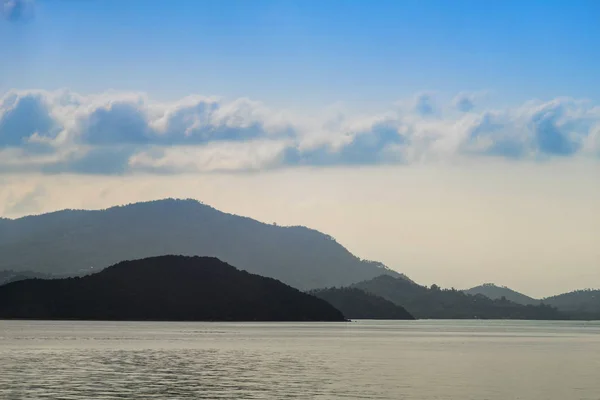 Samui island under blue sky as travel background — Stock Photo, Image
