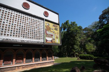 Surat Thani, Tayland - 01 Ocak 2020 Ruhani Wat Tiyatrosu