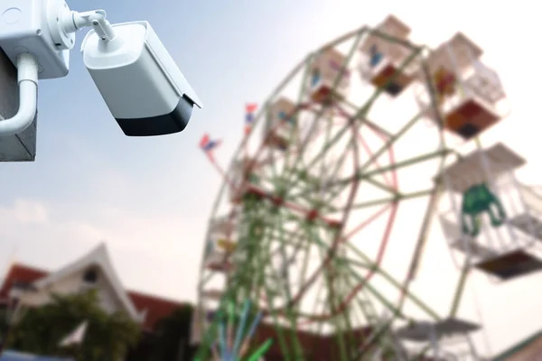 Lunaparkta Çalışan Cctv Kamera Sistemi — Stok fotoğraf