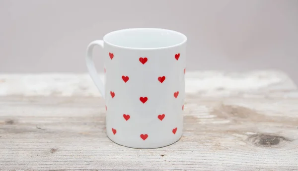 Sevgililer kupa kırmızı kalp