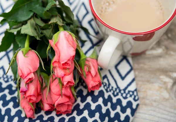 Schöner Morgen Überraschung Donut und Kaffee — Stockfoto