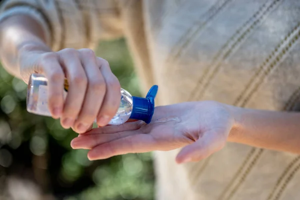 Flasche Mit Antibakteriellem Antiseptischem Gel Der Hand — Stockfoto