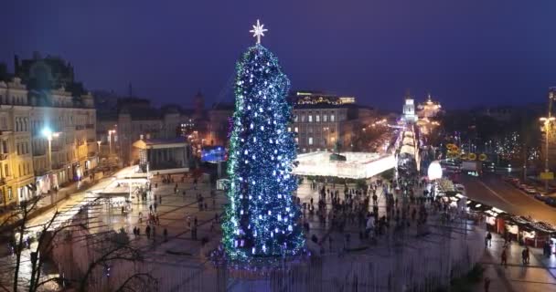 Vista Del Árbol Navidad Feria Desde Campanario Sofía Kiev Gente — Vídeos de Stock