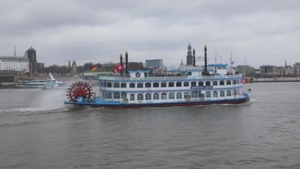 Hamburg Alemanha Março 2017 Barco Recreio Vai Longo Elba Fundo — Vídeo de Stock