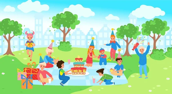 Niños felices en el picnic, celebrando cumpleaños en el parque de verano, ilustración del vector de la gente — Archivo Imágenes Vectoriales