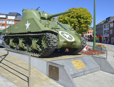 18 Aralık 1944 'te Belçika' daki Ardennes Muharebesi sırasında Bastogne 'u savunmak için Amerikan Ordusu tankı düştü.