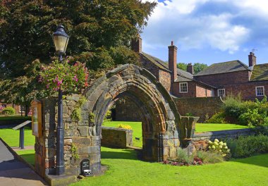 Tarihi Carlisle Merkezi 'nde taş kemer. Carlisle, İngiltere 'nin Cumbria iline bağlı bir şehirdir.