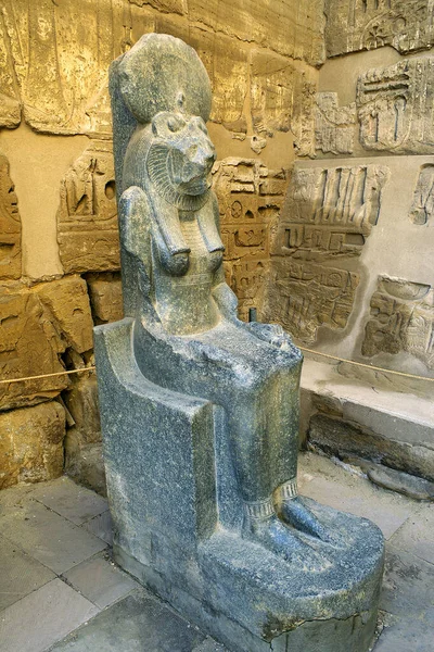 Polished Granite Statue Temple Medinet Habu Dedicated Rameses Iii Unesco — Stock Photo, Image