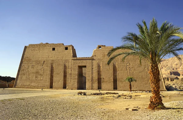 Templo Medinet Habu Dedicado Ramsés Iii Património Mundial Unesco Luxor — Fotografia de Stock