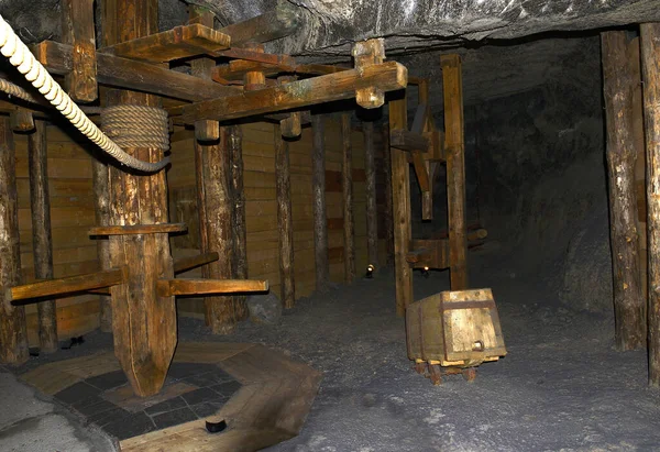 Dimostrazione Vecchie Attrezzature Minerarie Nella Miniera Sale Wieliczka Storiche Miniere — Foto Stock