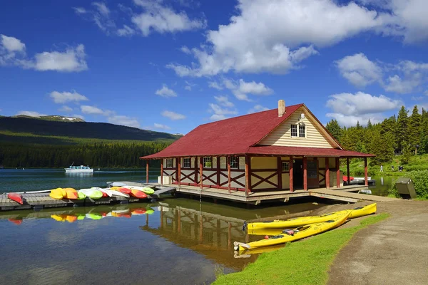 Jasper Canada Julho 2018 Barco Casa Lago Maligne Lago Maligne — Fotografia de Stock