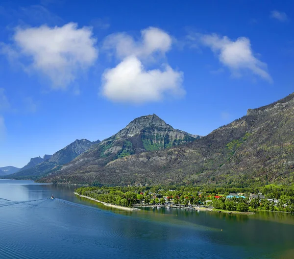 Waterton Lake Waterton Lakes National Park National Park Located Southwest — Stock Photo, Image