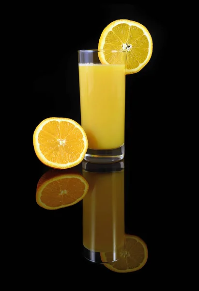 Стекло Апельсиновым Соком Черном Фоне — стоковое фото