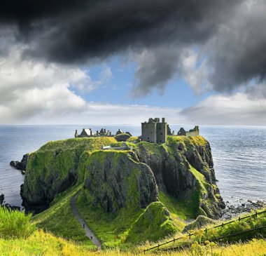 Stonehaven, Aberdeen 'deki Dunnottar Şatosu, İskoçya, Birleşik Krallık