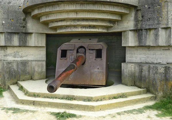 Παλιά Σπασμένα Γερμανική Αποθήκες Του Ατλαντικού Τοίχου Και Μπαταρία Πυροβολικού — Φωτογραφία Αρχείου