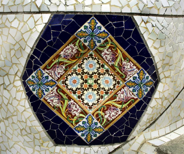 Detalle Mosaico Parque Güell Barcelona Parte Del Patrimonio Humanidad Obras —  Fotos de Stock