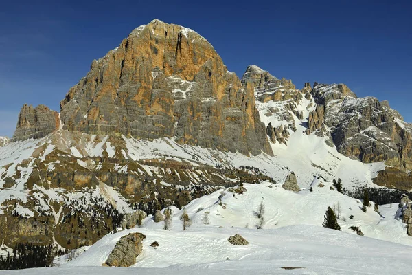 モンテ トファナ ドロマイト山脈 イタリア ヨーロッパ ドロマイトはユネスコの世界遺産に登録されています — ストック写真
