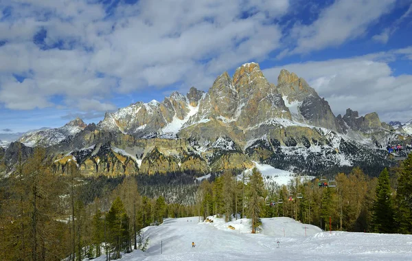 Cortina Ampezzo Skidområde Faloria Och Panorama Över Massivet Cristallo Dolomiterna — Stockfoto
