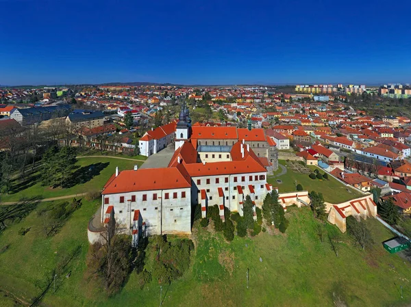 Czech Republic 旧修道院と聖プロコプス大聖堂 1240 1260 ヨーロッパで最も有名なロマネスク ゴシック様式の建物の一つ ユネスコ世界遺産 — ストック写真