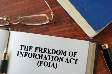 Bilgi özgürlüğü bir sayfada yazılı Yasası (FOIA).